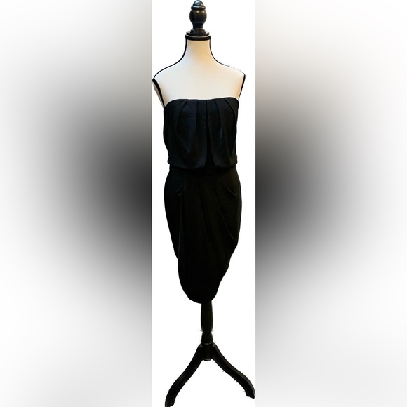 GUESS - Picture 3 of 13